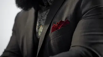 Белег на аристократизъм: Каква е историята на кърпичката в джоба на сакото 