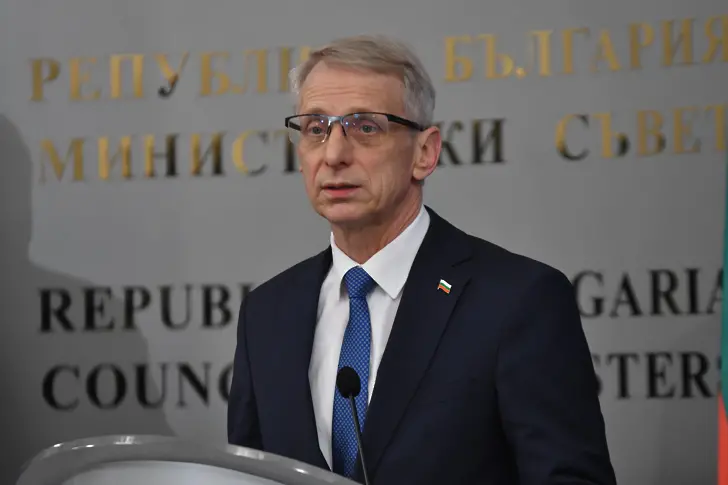 На живо: Парламентът прие оставката на премиера Николай Денков