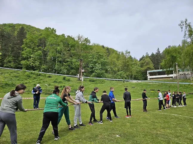 Ученици премериха сили в спортен празник във Врачанския Балкан