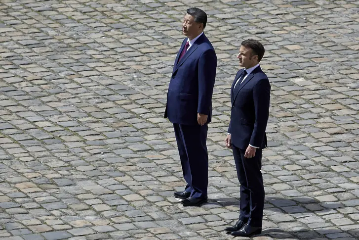 Дипломация по френски: Какво се случва по време на визитата на Си Дзинпин в Европа