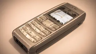 Не пазете старите си телефони: Опасно е!