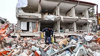 “Ерозия на безопасността”. Защо в Турция до срутените сгради има запазени?
