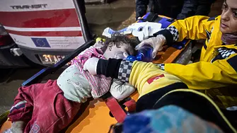 Лекар в Сирия: Напомня на война, всяка минута умират дечица (снимки)