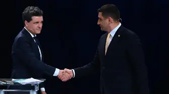 Симион срещу Дан: Кой ще е новият президент на Румъния? 