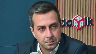 Николов: Няма как да свалим Борисов и Пеевски, без да застенем всички заедно на площада!