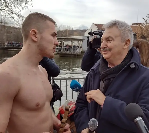 Мартин Миланов спаси кръста от водите на езеро Монтанезиум в Монтана
