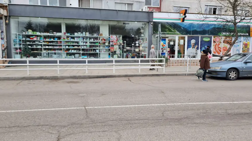 В Долно Езерово се оплакват от заграждения на улица „Захари Зограф“