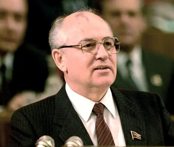 Шестима литовци съдят Горбачов за военни престъпления