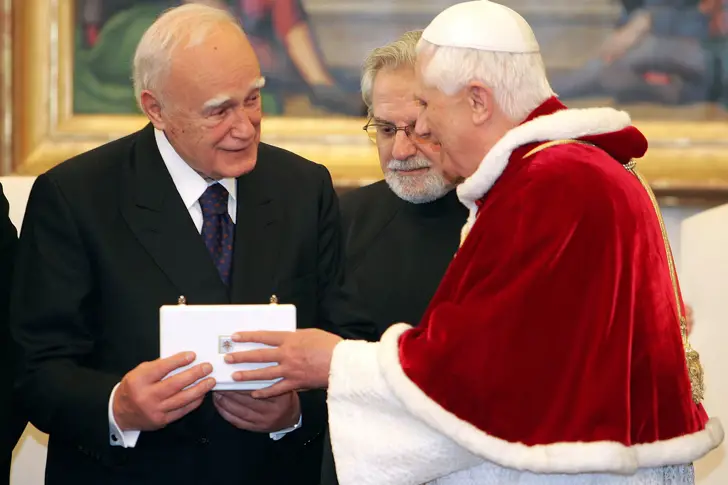 Папа Бенедикт XVI дал лъжливи показания за сексуални посегателства