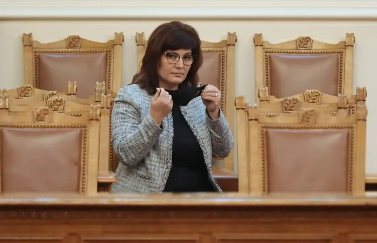 Затягат контрола за влизане в България, Сербезова сформира пандемичен комитет