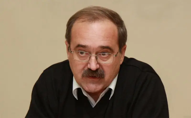 Задържаха бившия главен редактор на "Дума"