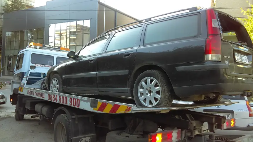 Репатрирани са още два излезли от употреба автомобила