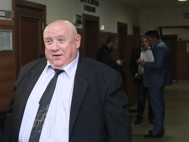 Адвокат Марковски за банкерката, откраднала милион: Парите са скрити