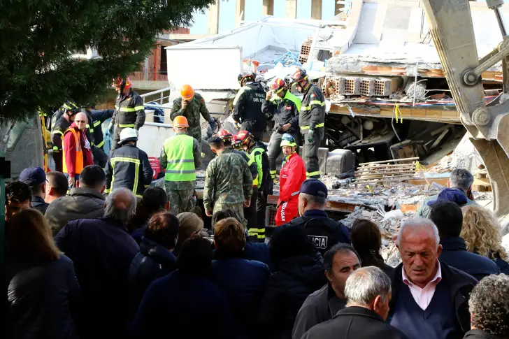 Правителството на Албания обяви извънредно положение в района на Дуръс и Тирана