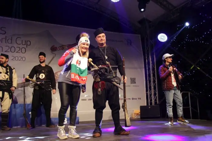 В Банско посрещнаха алпийките от Световната купа с капама, песни за Пирин и хайдути