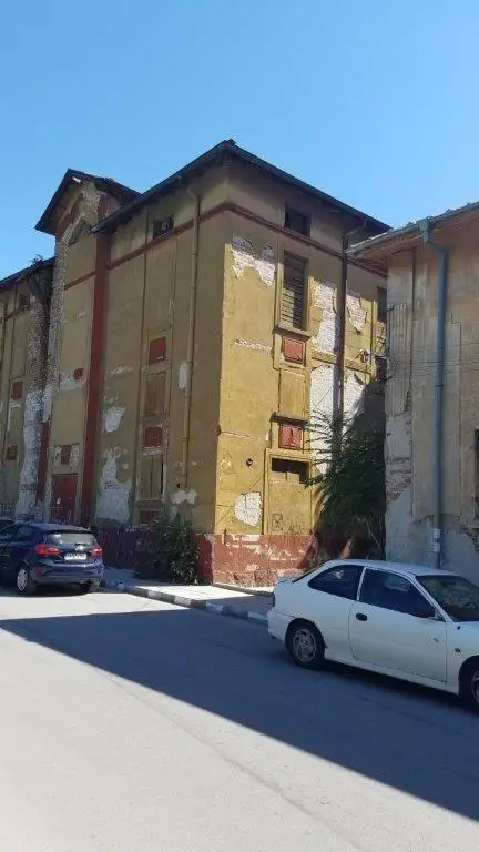 Тютюнев склад в Асеновград предлагат на търг от НАП Пловдив