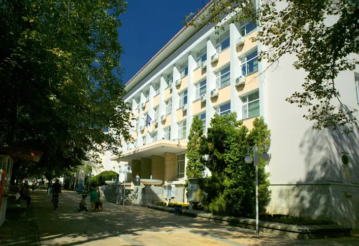 Спират посещенията в зоопарка, в зала „Добротица” и на стадион „Дружба”