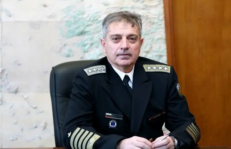 Адмирал Емил Ефтимов е новият началник на отбраната
