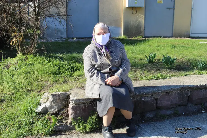 В Зверино и Руска Бела раздадоха над 500 предпазни маски