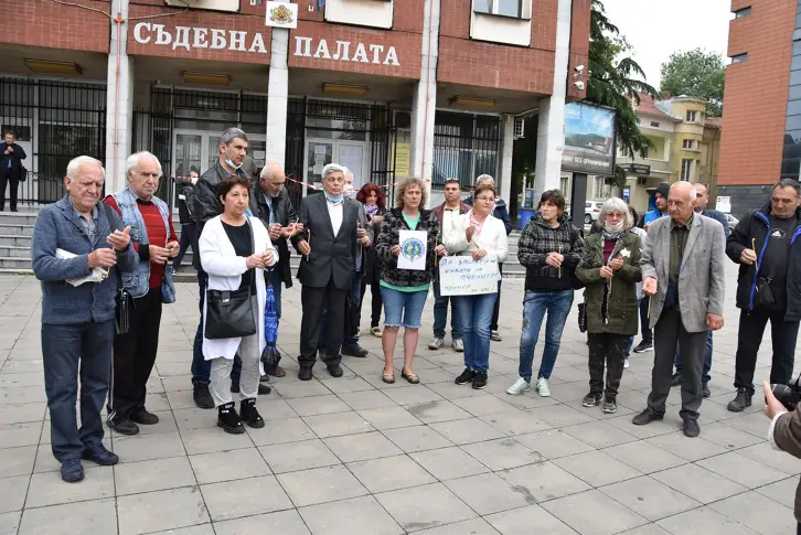 Подписка, започнала от Бавария събира подкрепа за забрана на препаратите, унищожаващи пчелите/СНИМКИ/