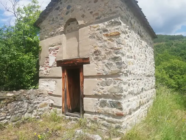 Изграждат 5 км. екопътка, която свързва село Раждавица с водопада Полска скакавица