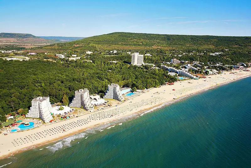 1 800 туристи са на почивка в Албена