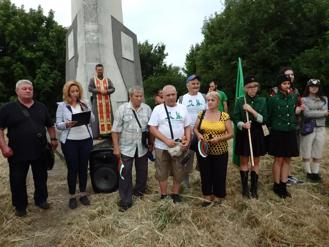 Признателни потомци почетоха паметта на Хаджи Димитър и Стефан Караджа в Новград