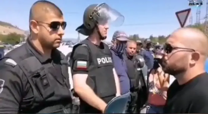 Шефът на полицията назначи проверка след сигнал за ударен протестиращ от Благоевград