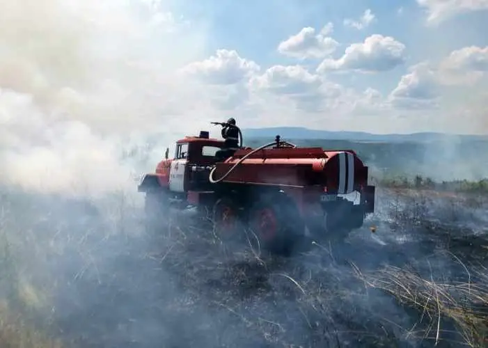 Пожарът в района на Лесово е овладян