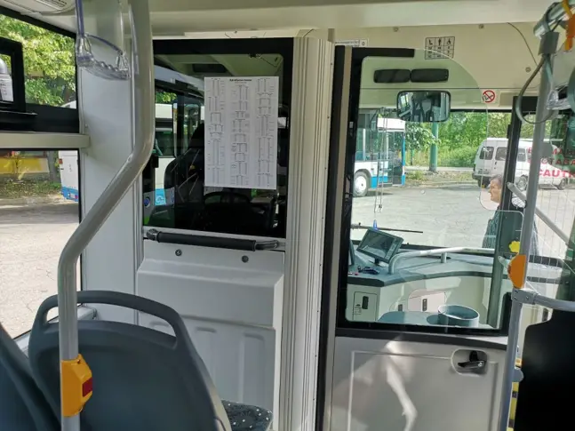 Актуални маршрутни разписания на градския транспорт в автобусите и на спирките