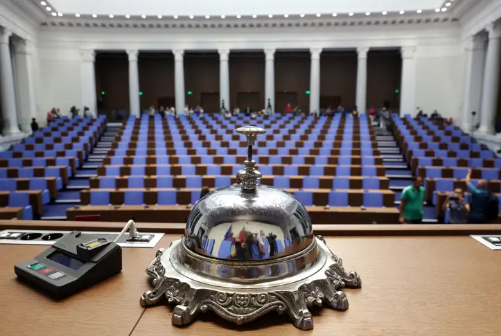Показаха новата пленарна зала на Народното събрание