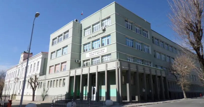 Затвориха Езиковата гимназия в Сливен заради Ковид-19