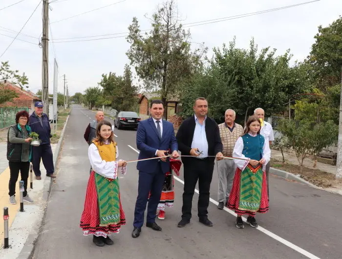 Официално бе открита реновираната улица „Антимовски хан“ в Кардам