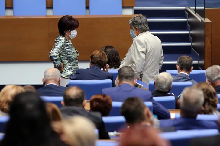 И независимите народни представители ще имат право на декларация от трибуната
