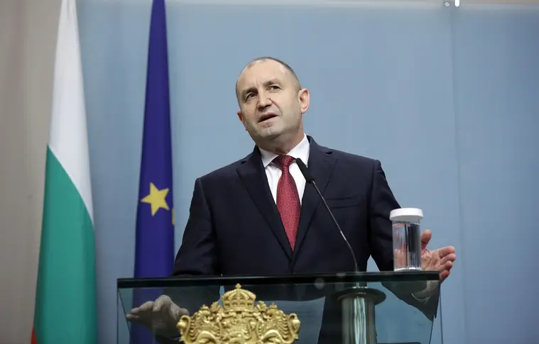 Парламентът прие ветото на президента за нерегламентирния превоз на пътници (обновена)