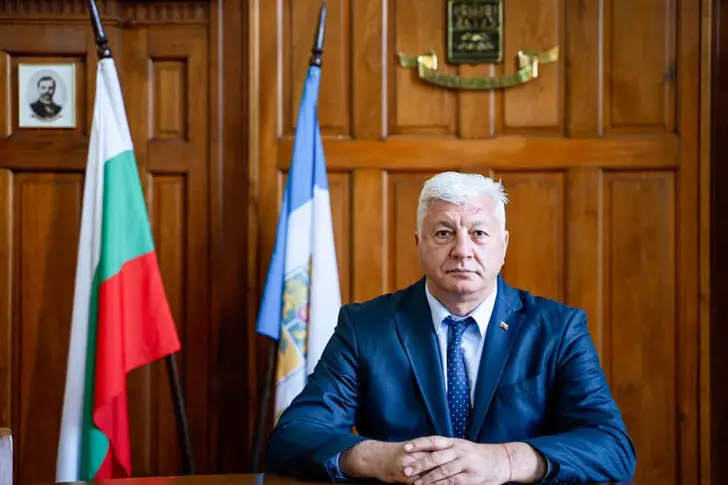 Изписаха кмета на Пловдив Здравко Димитров с 20 кг по-слаб след коронавирус