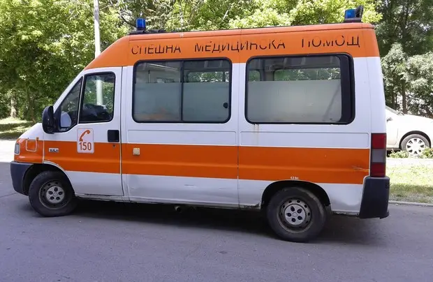 Линейка блъсна товарен бус
