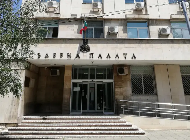 „Задържане под стража“ за обвиняем за грабеж в условията на опасен рецидив