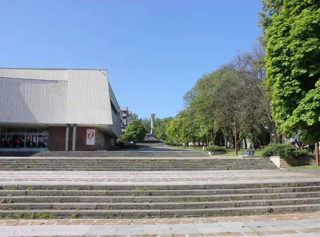 Предстои пълно обновяване на бул. Скобелев, ще бъде укрепена и сградата на ХГ Илия Бешков