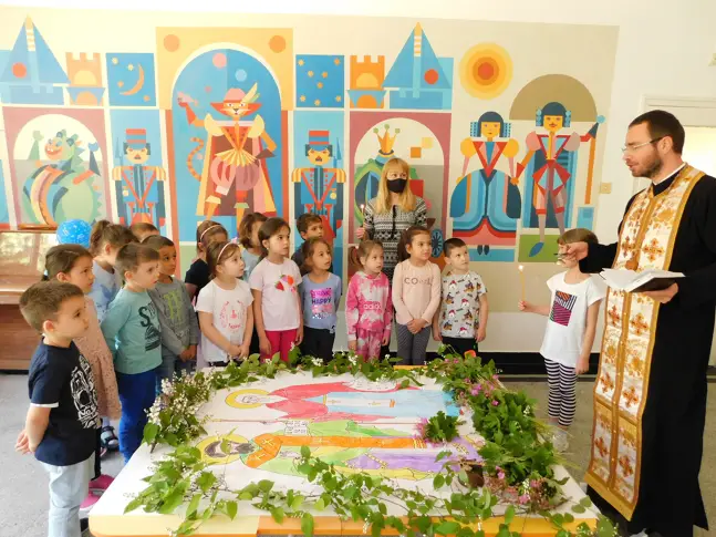 Деца от Русе сътвориха една от най-големите икони на Св. Св. Кирил и Методий