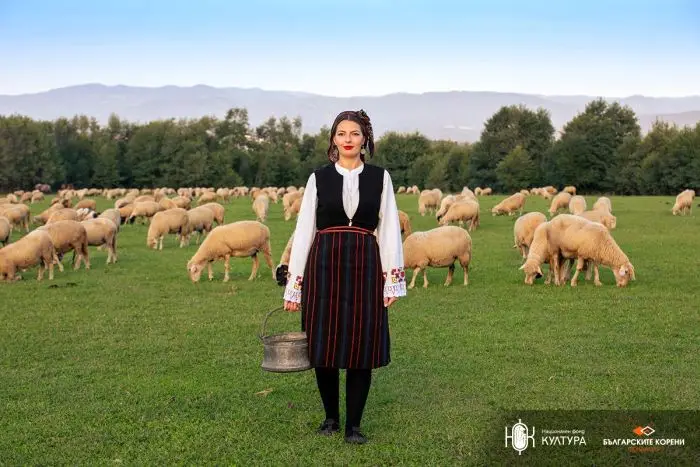 Уникална изложба показва красотата на народните носии от Разложко