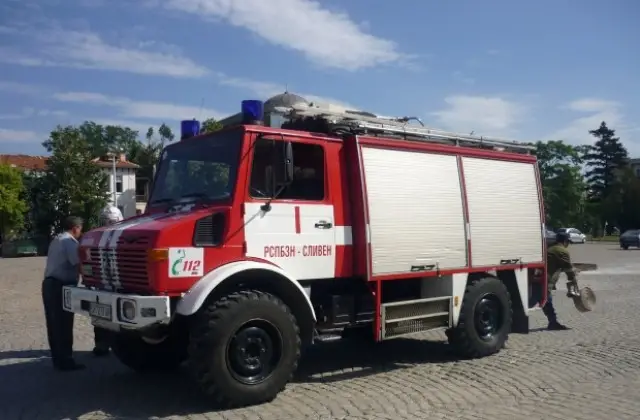 Спасиха от пожар шест къщи в село Пет могили 