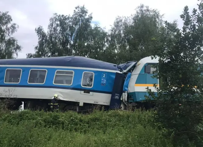 Сблъсък между два влака в Чехия, има загинали