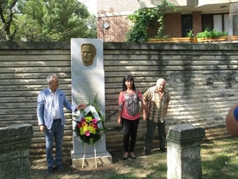 Откриха паметник на археолога Георги Александров в Монтана