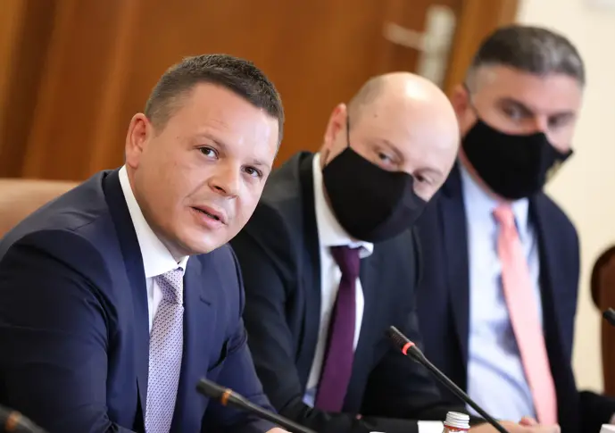 Коридор номер 8 е абсолютен приоритет за България, заяви министър Христо Алексиев