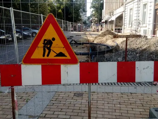 Продължава временната организация на движението в кварталите "Средна Кула" и "Долапите"
