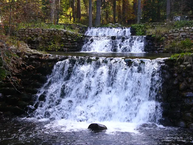 Овладян е пожарът край Брезник, обявиха жълт код за жеги