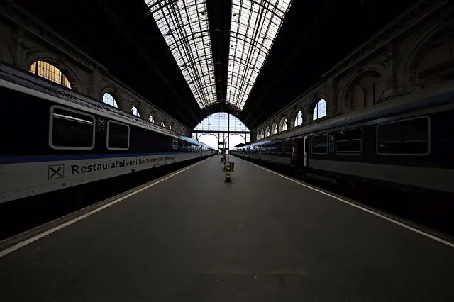 Унгария отново затвори гарите за мигранти