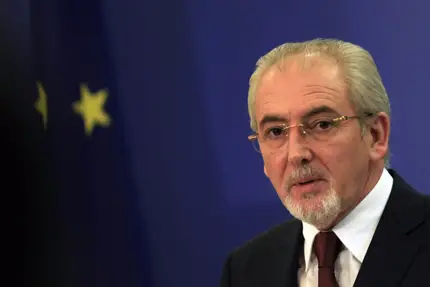 Местан отрече да е правен превод на турски на песента за Райна Княгиня