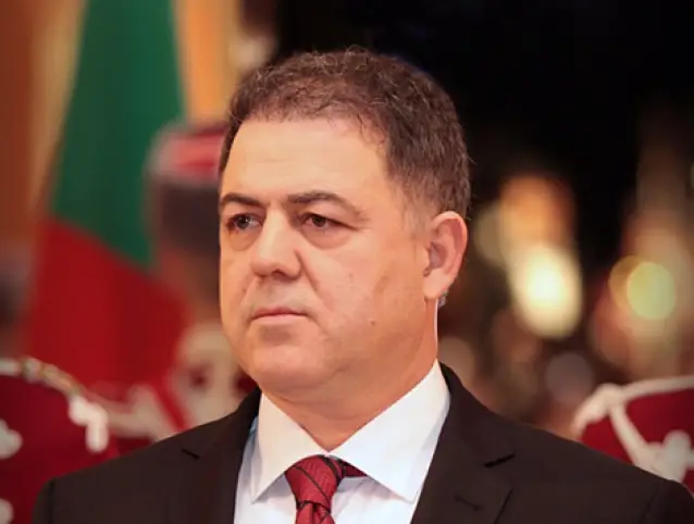 Ненчев не прие оставката на директора на военното разузнаване